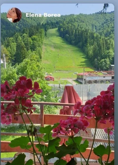 The slopes, a few steps away
