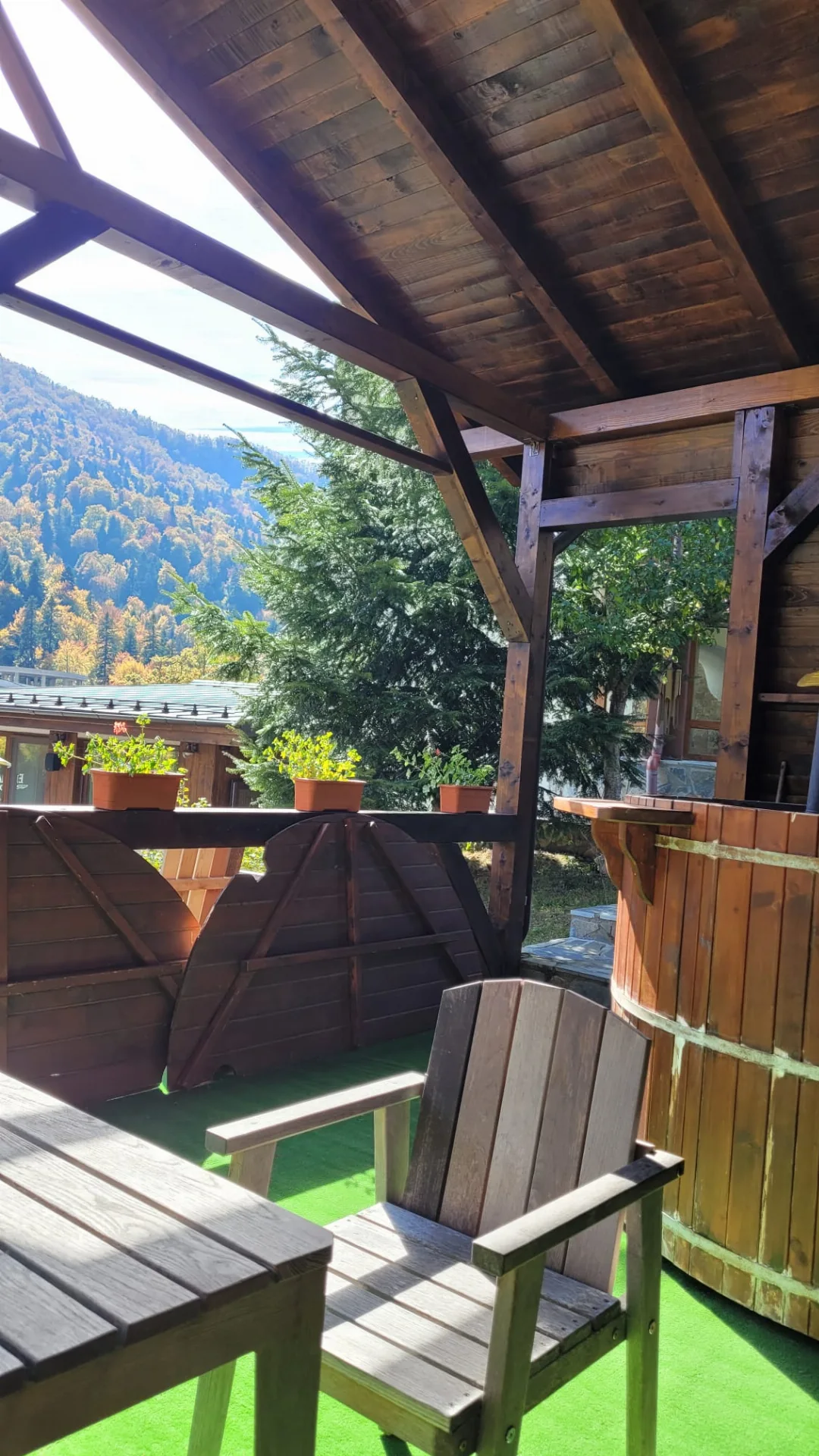 Open-air hot tub